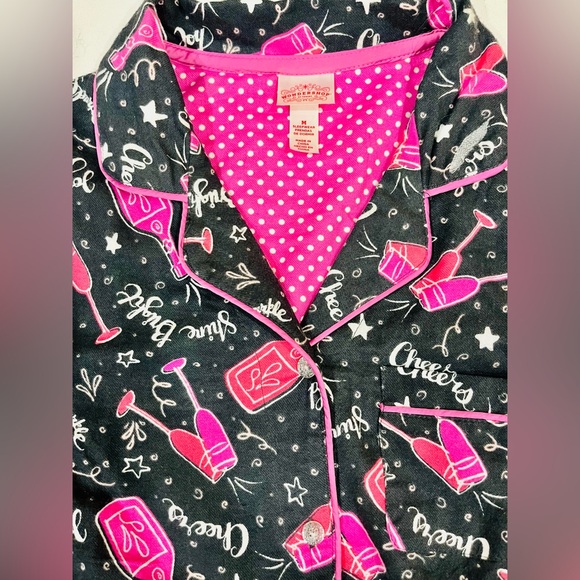 Wondershop Target Women’s 2-Piece Celebratation Pajama Set Wonderland Size, MED - Picture 9 of 15